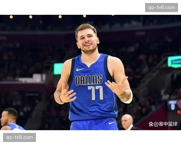 独行侠进攻效率提升却失防守纪律,东契奇缺阵暴露体系单薄 独行侠进攻效率提升却失防守纪律,东契奇缺阵暴露体系单薄